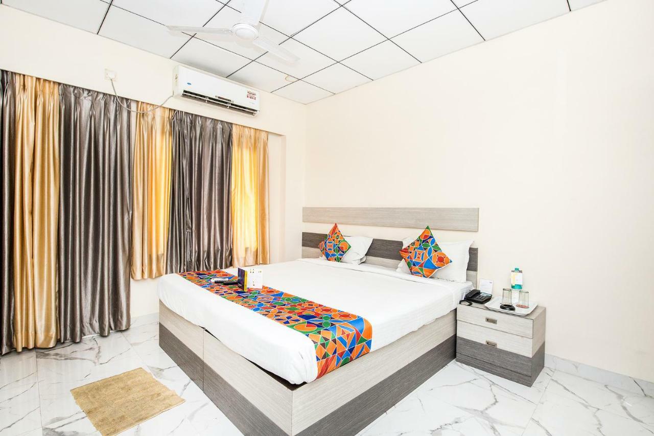 Fabhotel Shivangan Kolkata Airport - Fully Vaccinated Staff Exterior photo