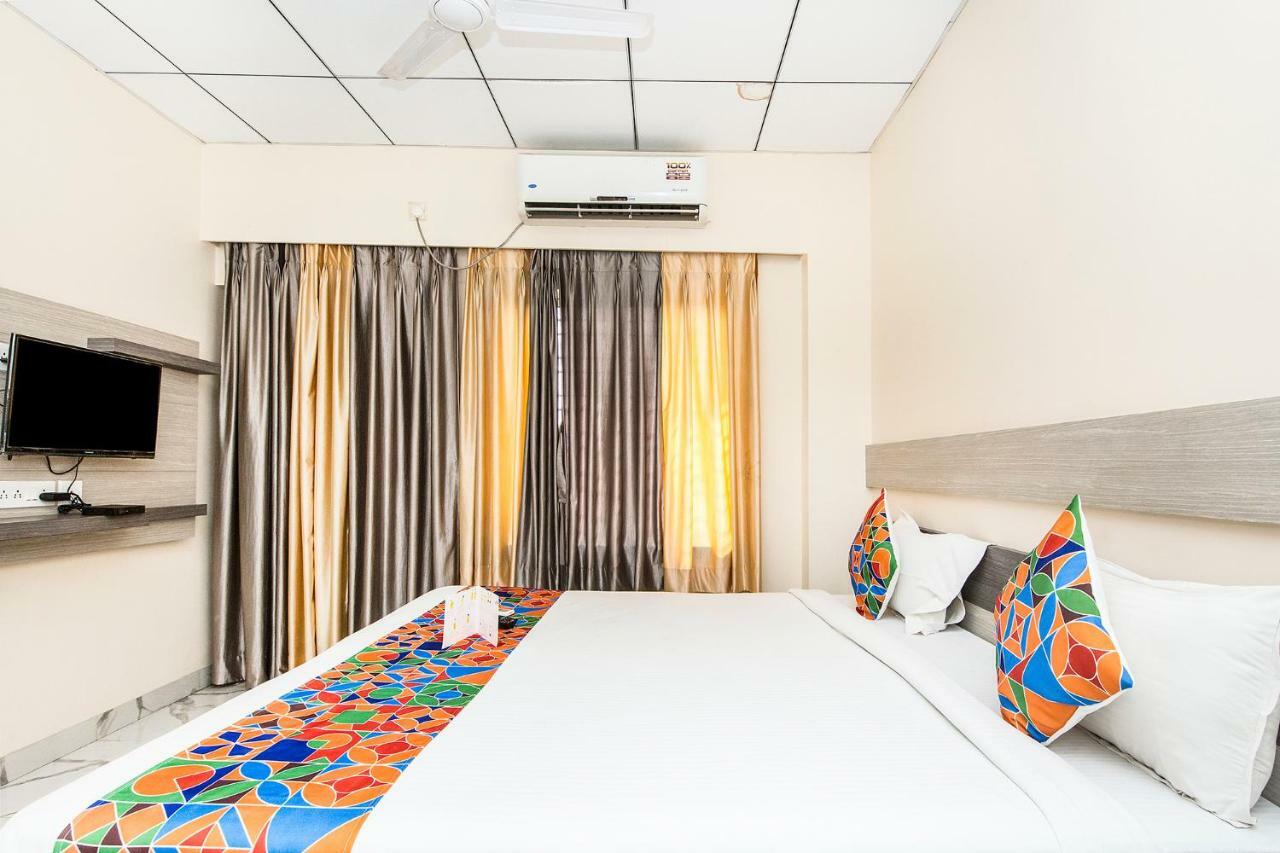Fabhotel Shivangan Kolkata Airport - Fully Vaccinated Staff Exterior photo